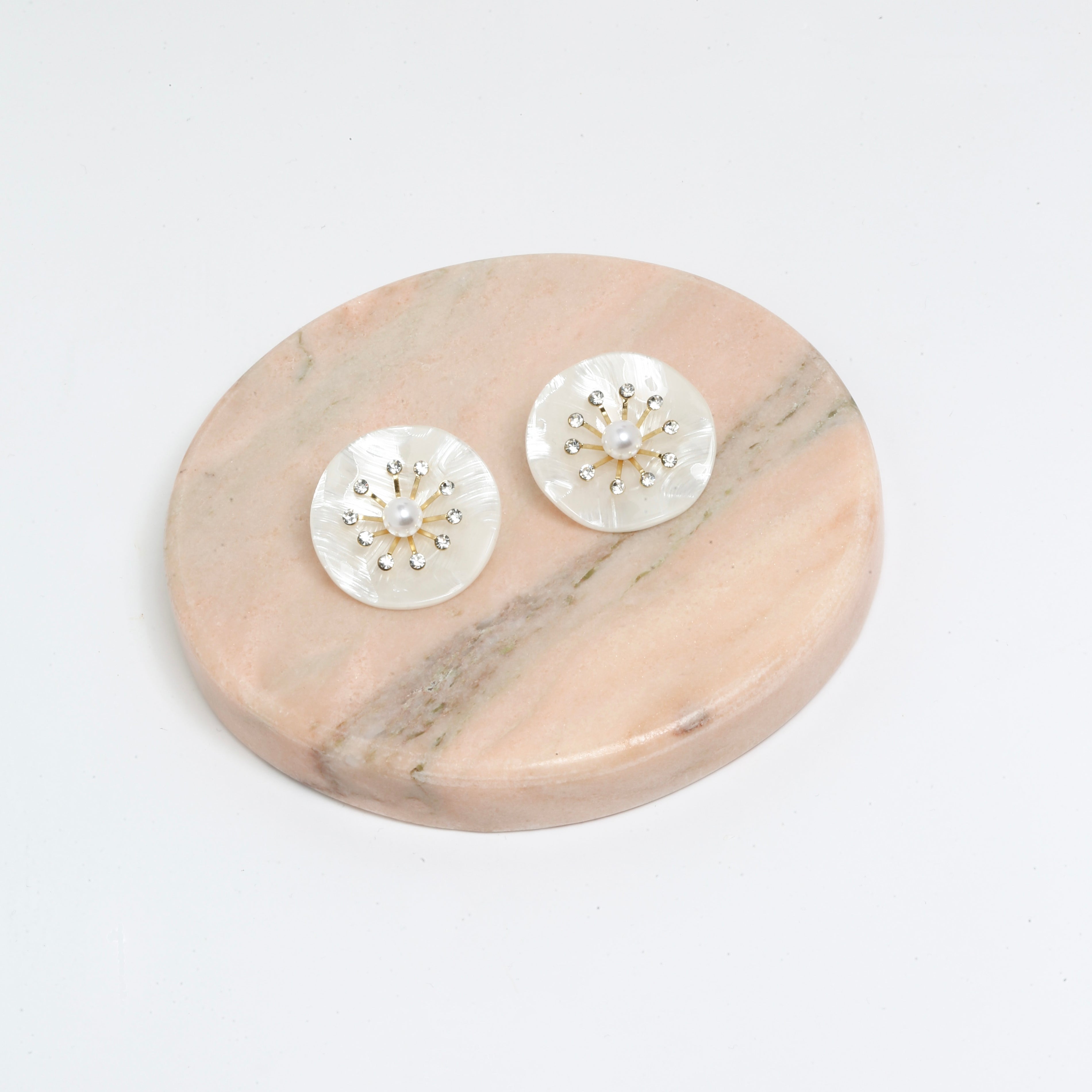 Pearly white earrings