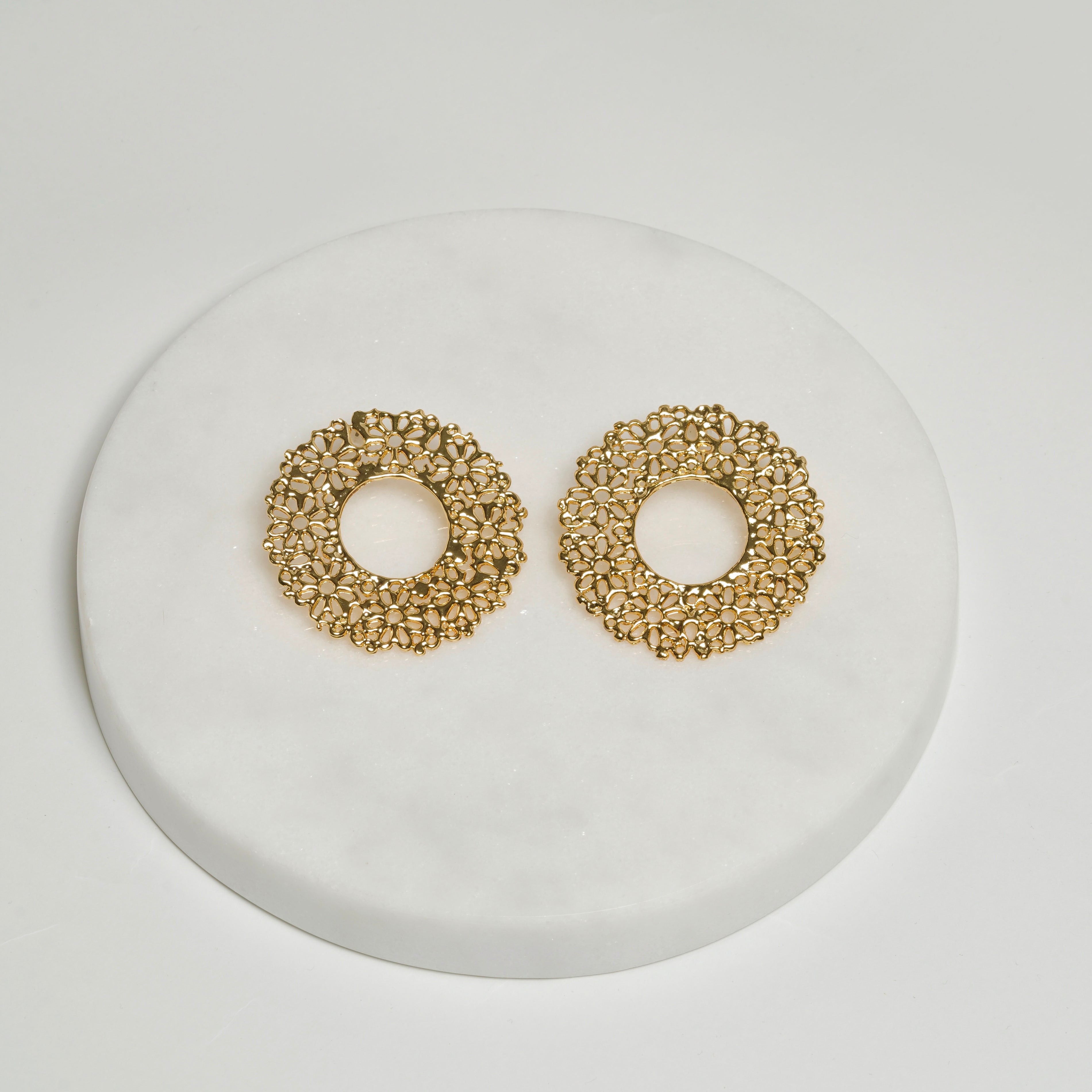 Floral engraved earrings