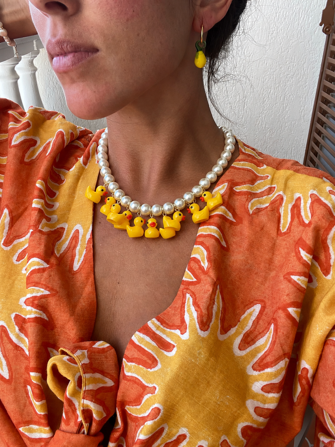Big pearl duck necklace