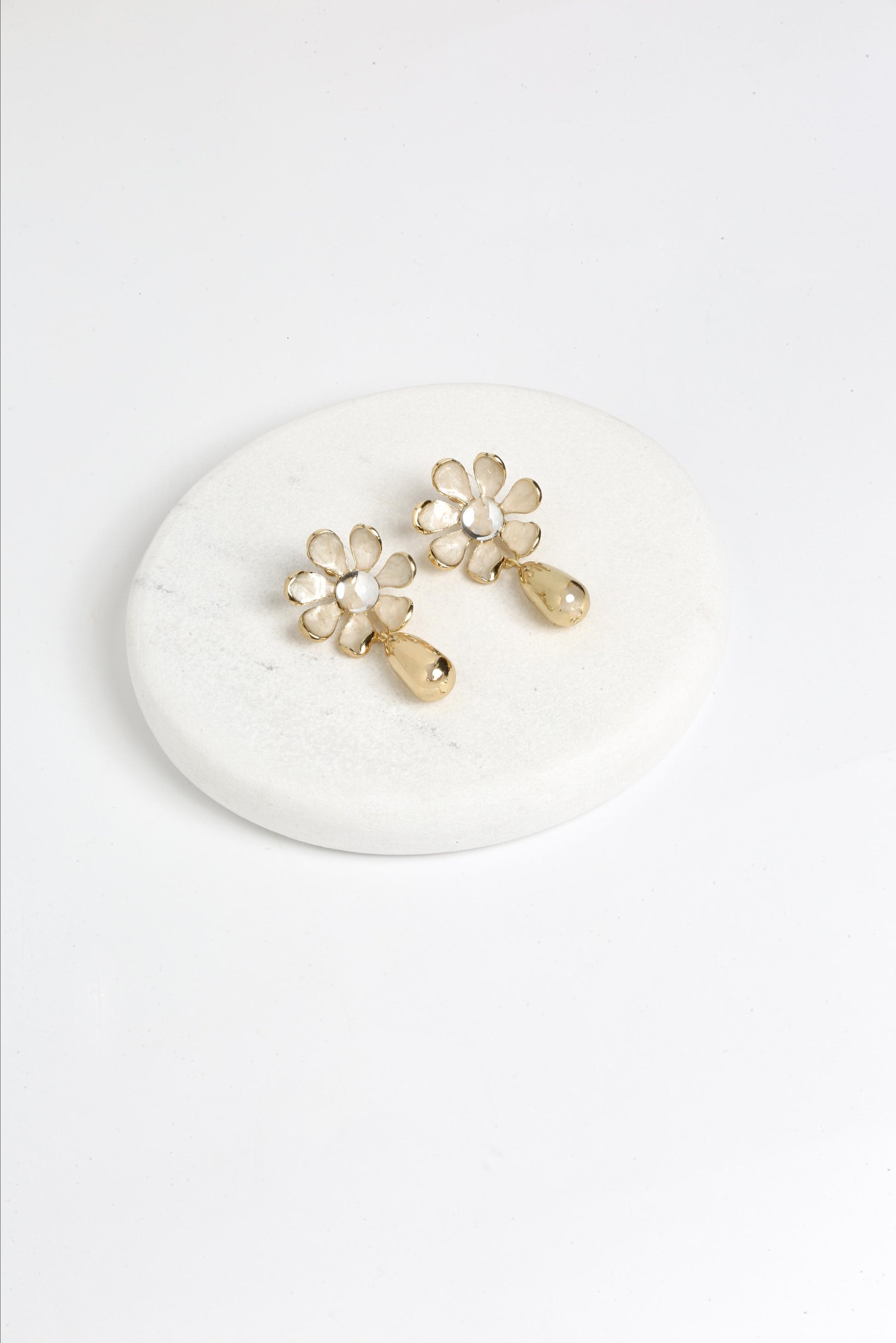 Cream flower drop earrings