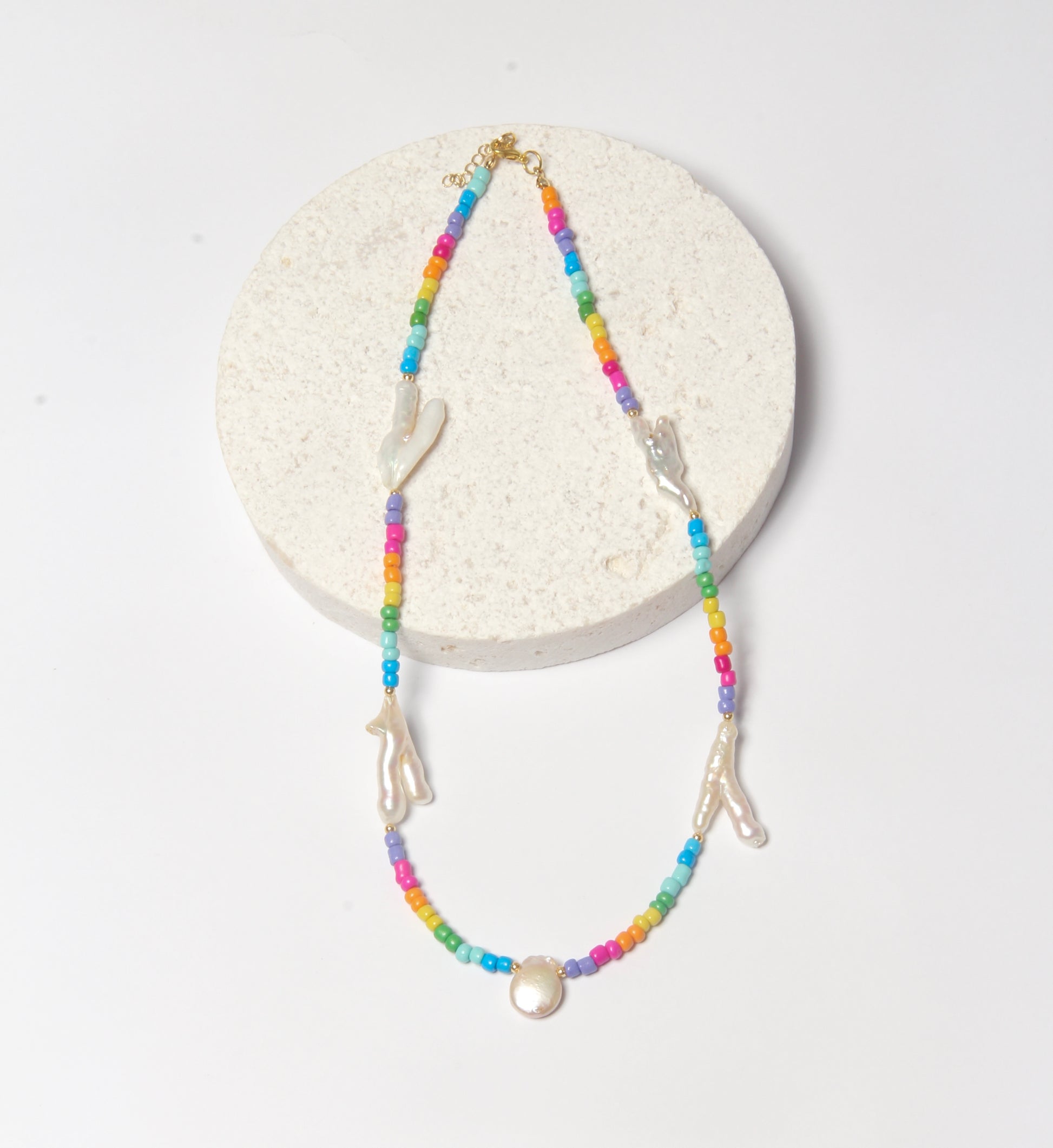 Colorful pearl necklace