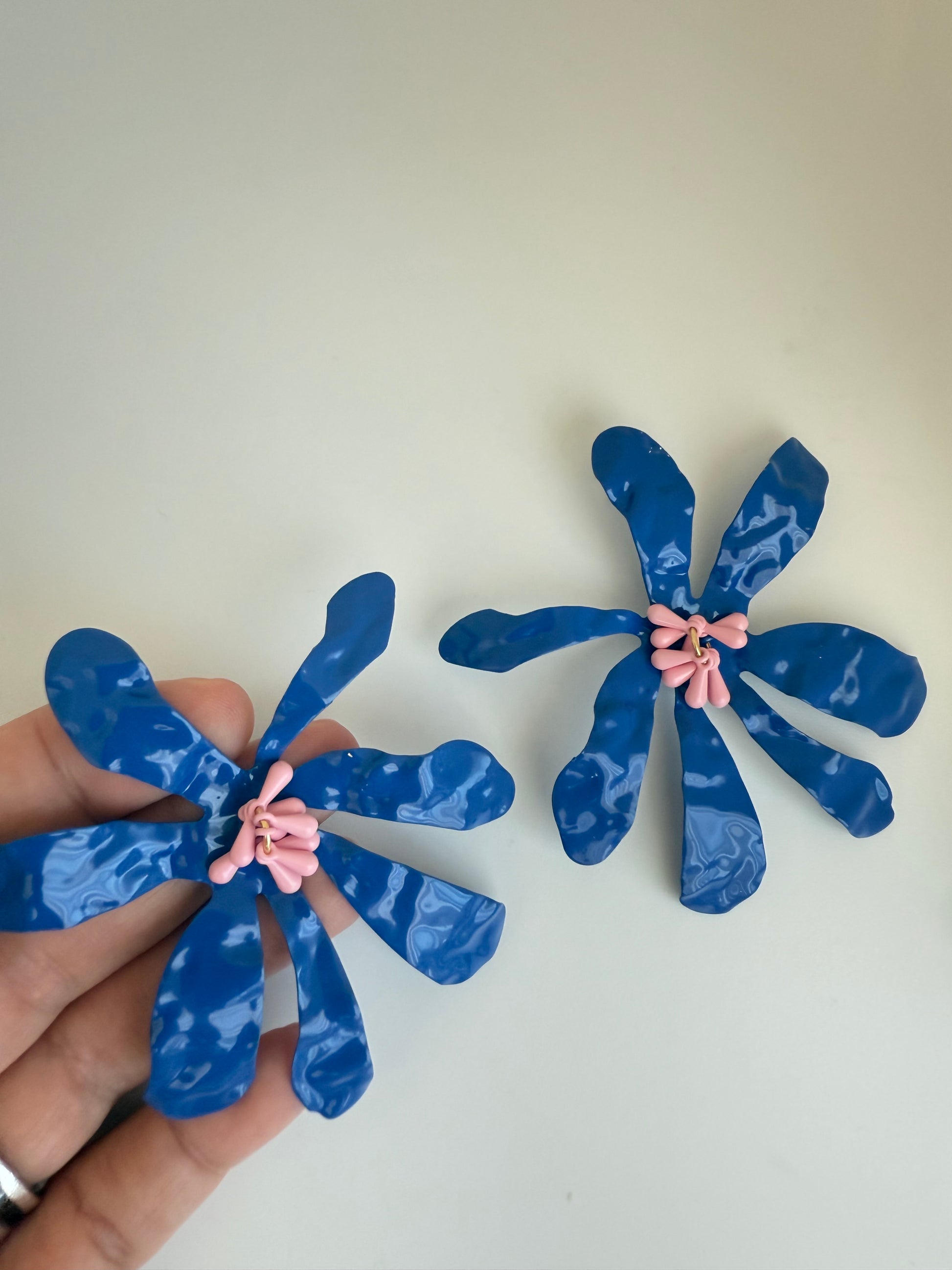 Electric blue flower earrings