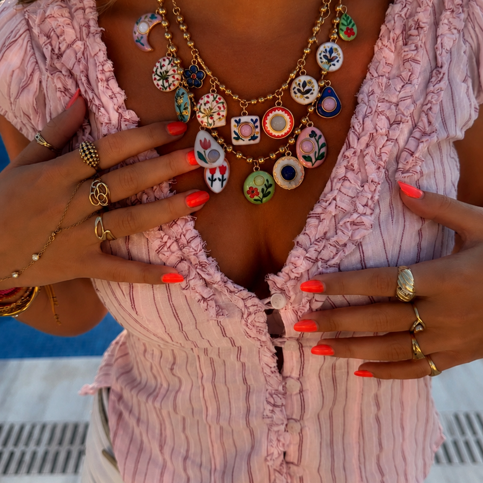 Set of 2 artsy necklaces