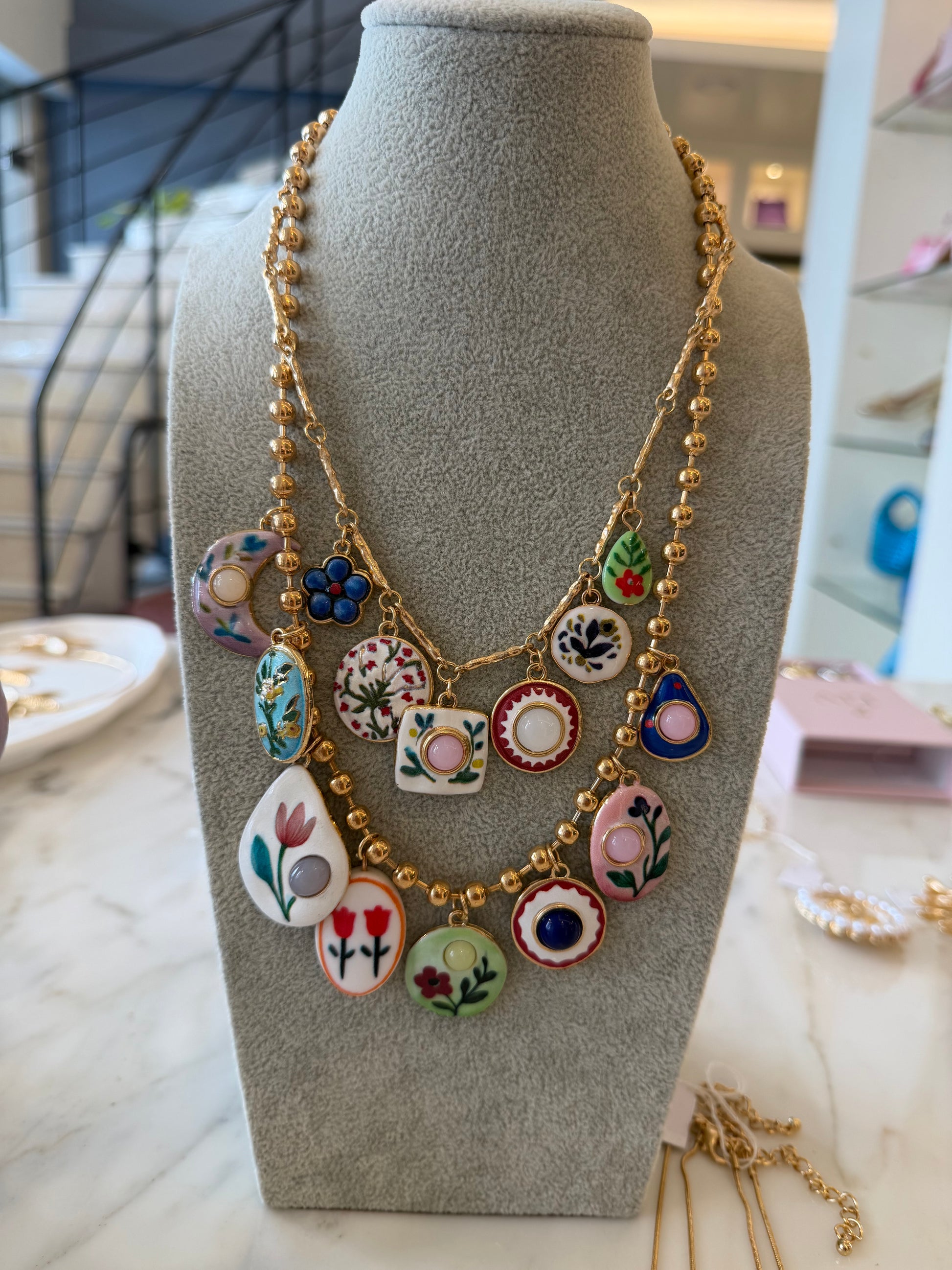 Set of 2 artsy necklaces