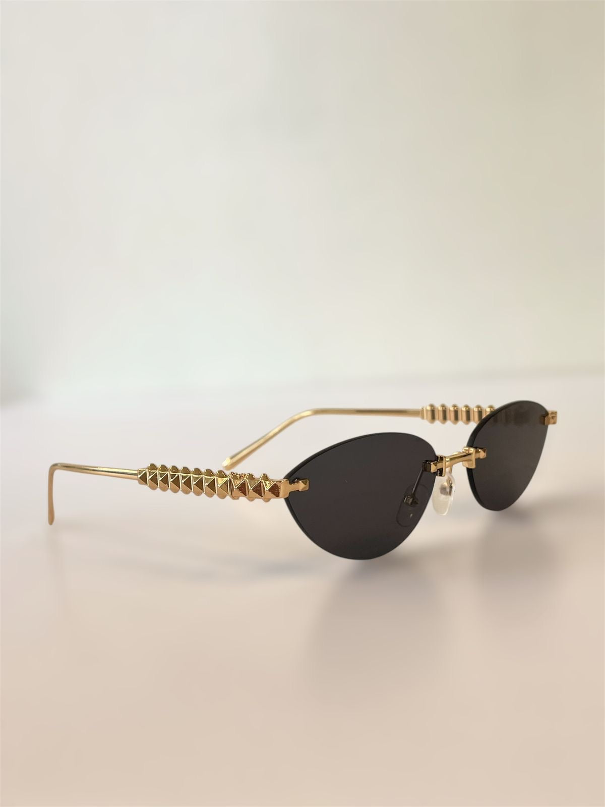 Slim sunglasses