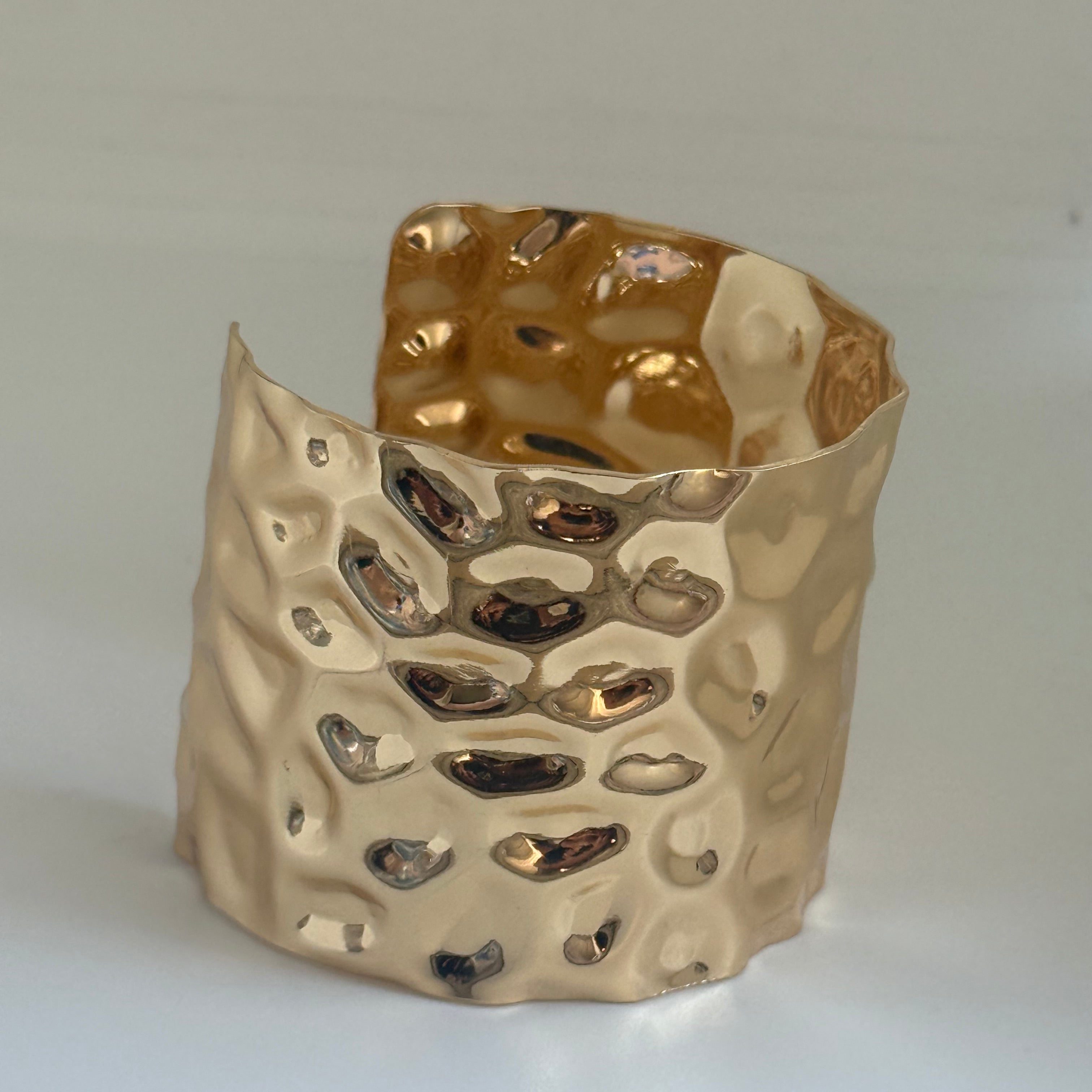 Hammered hand cuff