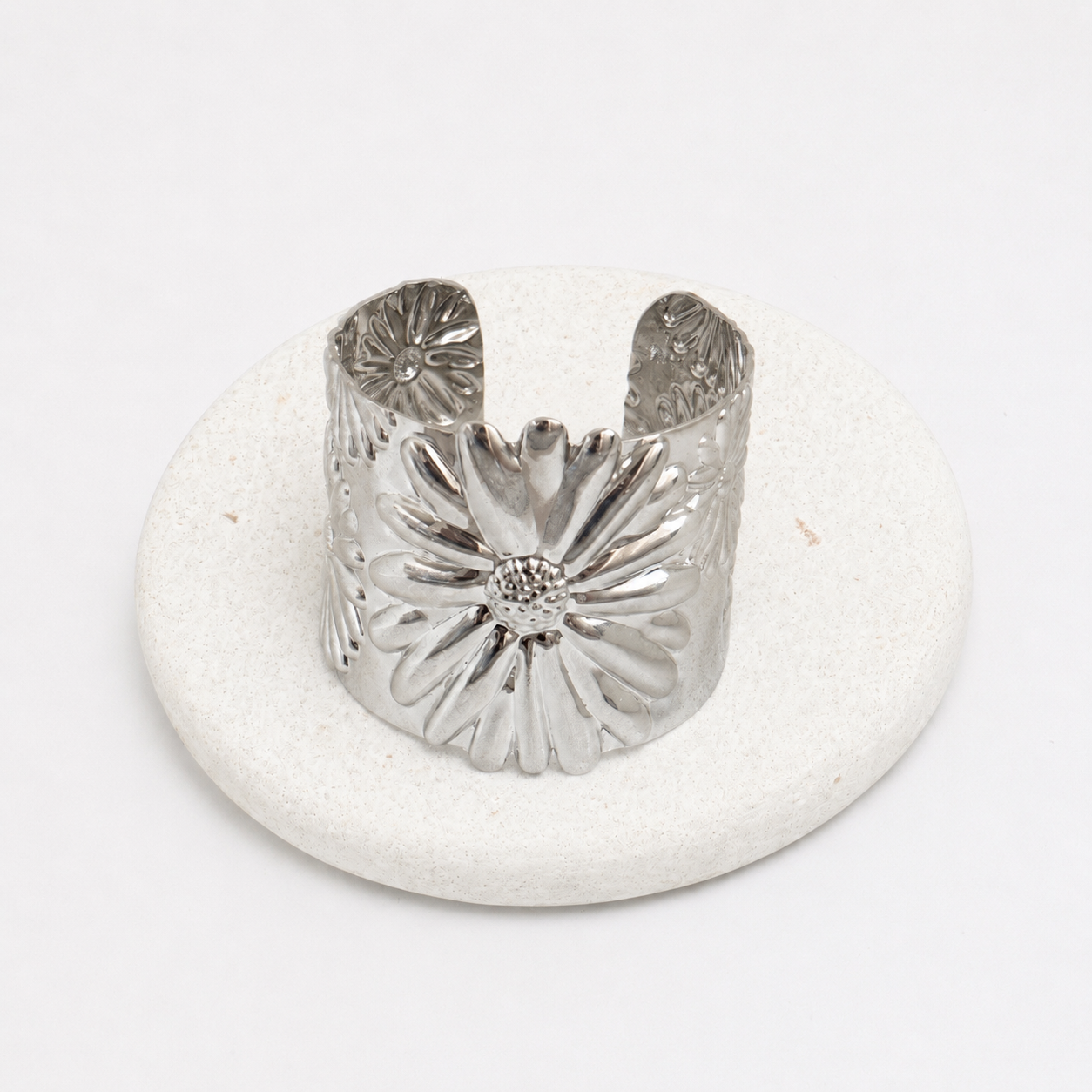 Silver flower handcuff