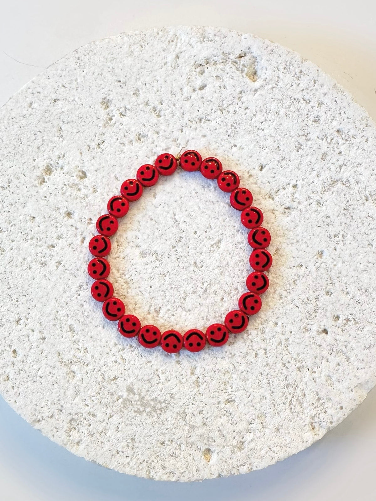 Full smiley bracelet in red