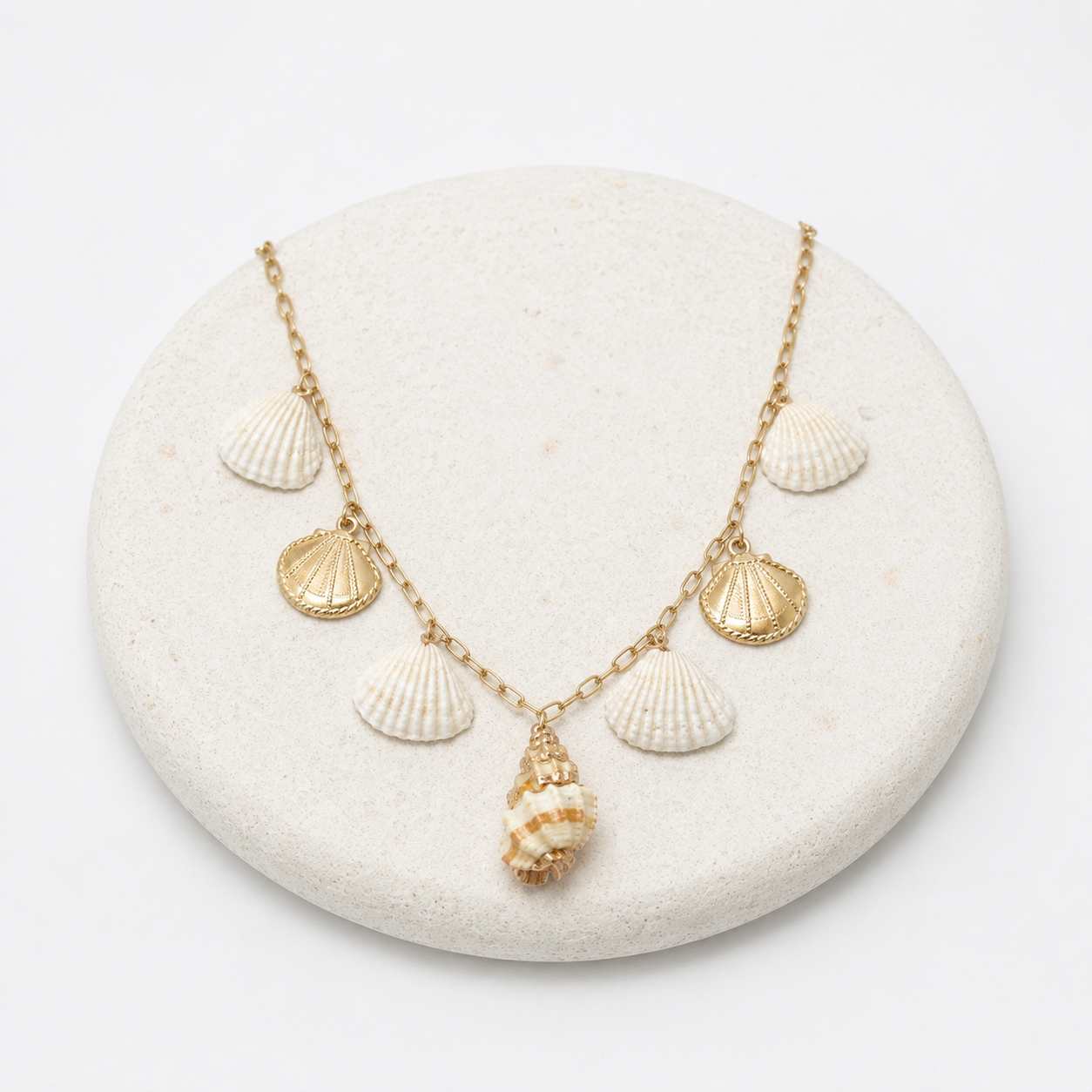 Shells chain necklace