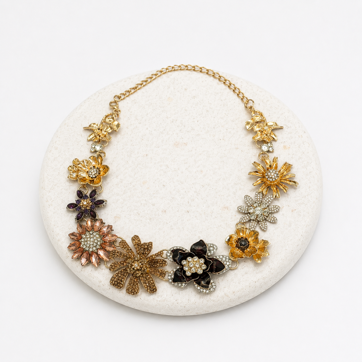 Statement floral jewels necklace