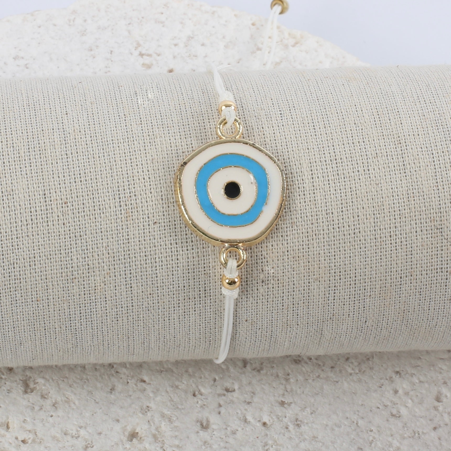 Big eye bracelet